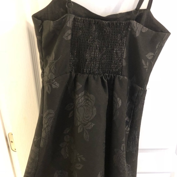 Urban Outfitters black flower dress - Picture 2 of 4